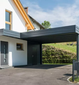 Nadstrešek stebra vpet v hišo