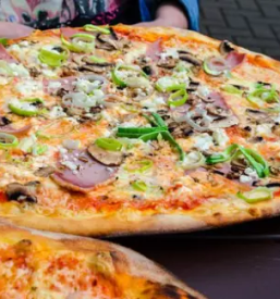 Hrustljave in bogato obložene pice Maribor