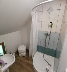 Rezervacija nočitve na kozolcu Zasavje