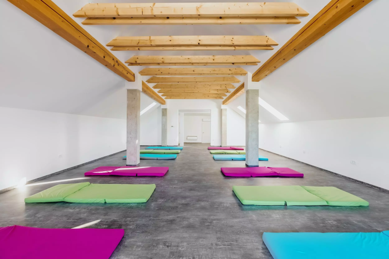 Ugodno oddamo večnamenski prostor v Osrednji Sloveniji