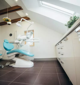 Oralna in čeljustna kirurgija Posavje