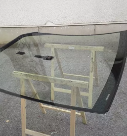 Popravila in menjava avtostekel