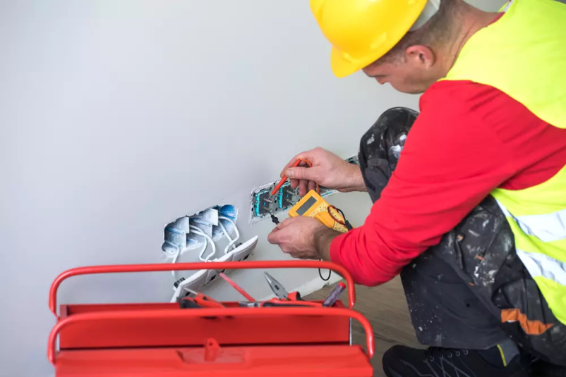 Popravilo elektroinštalacij Podravska