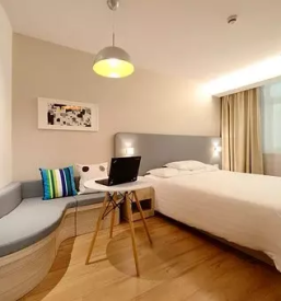 Pranje in likanje hotelskega perila in za cateringe