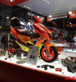 Poceni nadomestni deli za motor Slovenija