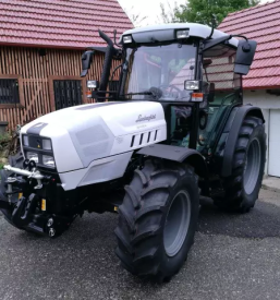 Prodaja traktorjev vipava