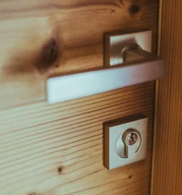 Proizvodnja lesenih vrat dolenjska