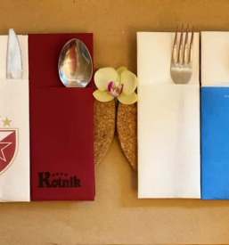 Naročilo serviet z logotipom 