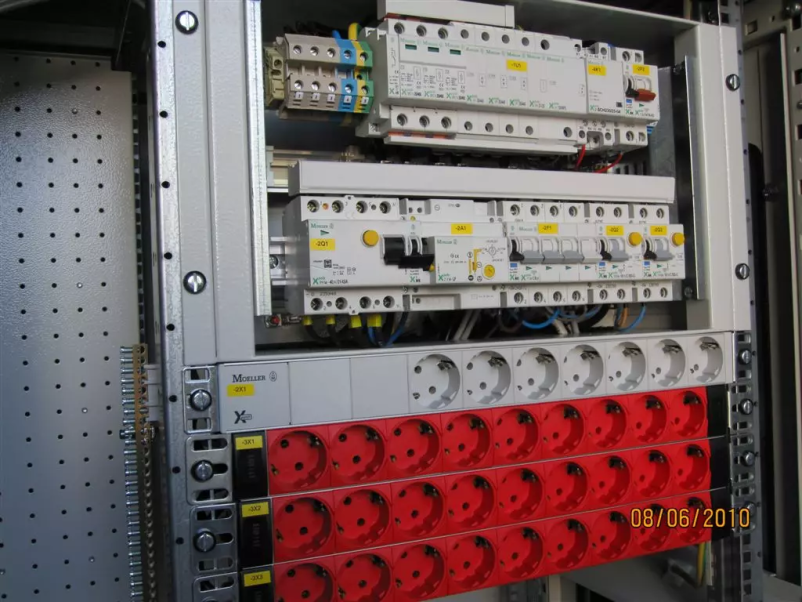 Servis elektro omaric za industrijo v Sloveniji