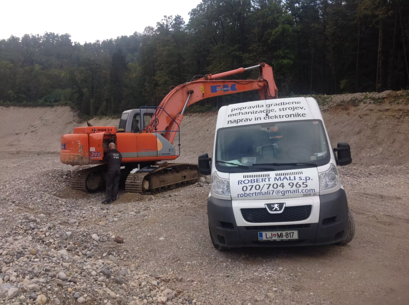 Servis strojev Bobcat, Bomag, Yanmar, New Holland v Sloveniji 