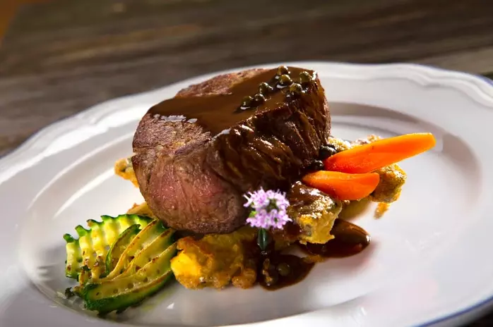 lokales Essen kennenzulernen