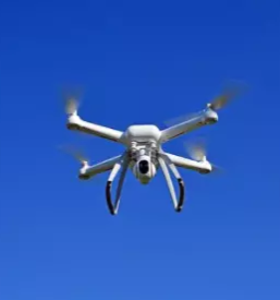 Snemanje slikanje z zraka z dronom obala