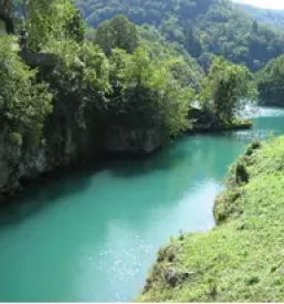 Spust s kajakom po Soči