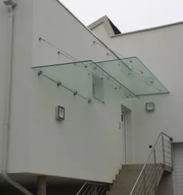 Stekleni nadstreški za terase