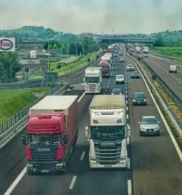 Trasporto merci nazionale e internazionale con camion e furgoni italia