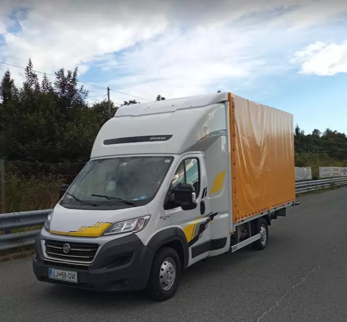 Trasporto merci nazionale e internazionale con camion e furgoni Italia