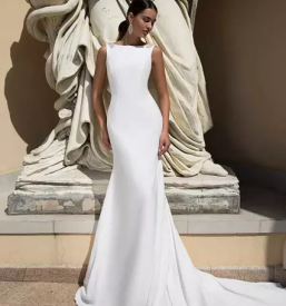 Trgovina s porocnimi oblekami kisovec