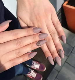 Aplikacija nohtnega gela