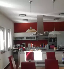 Ugoden slikopleskar maribor