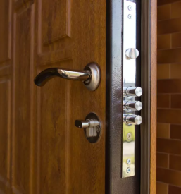 Ugodna montaža vhodnih vrat Ilirska Bistrica