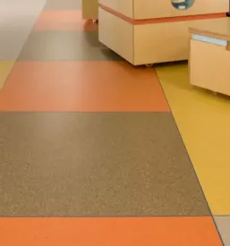 Ugodno polaganje svetlega parketa Osrednja Slovenija
