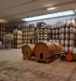 Vendita di macchine agricole e botti in legno goriziano