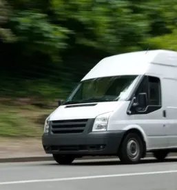 Zanesljivi kombi in kamionski prevozi tovora stajerska