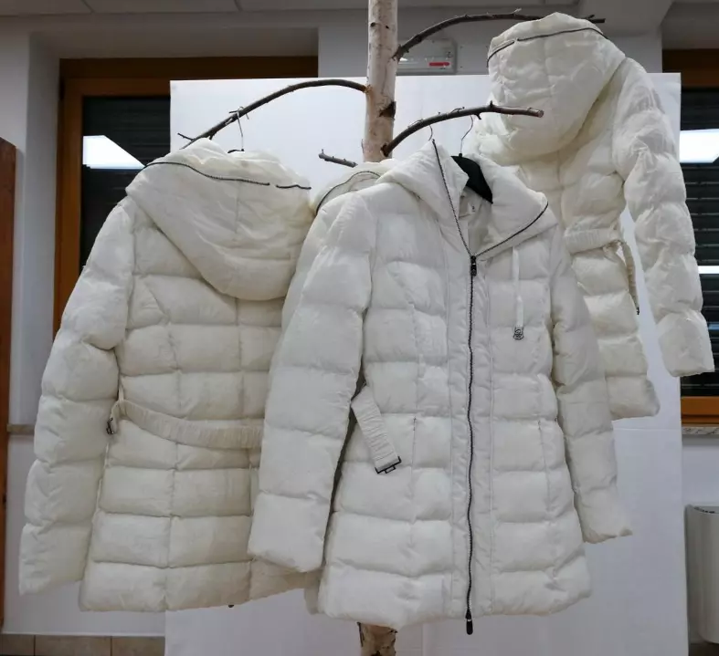 Ženska oblačila Škofja Loka