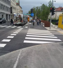 Asfaltiranje ceste v sloveniji