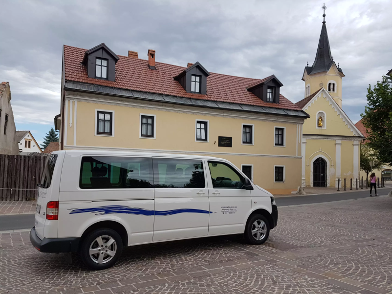 Avtobusni in kombi prevozi Gorenjska