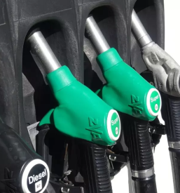 Bencinski servis fram race