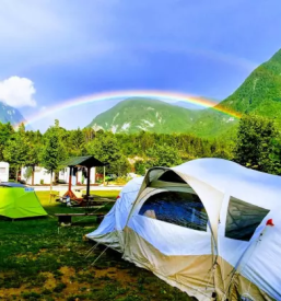 Camp ob reki koritnici soca