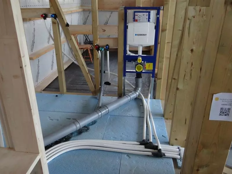 Izvedba centralne kurjave in vodovoda Zasavje