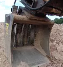 Dela z gradbeno mehanizacijo obala