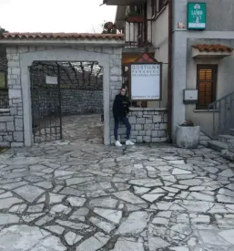 Okusne jedi v domači gostilni Sežana