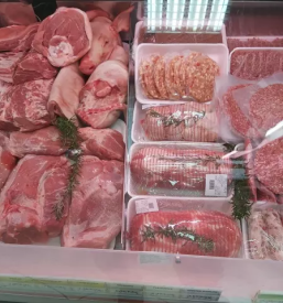 Pleskavice v dobri mesnici Koper