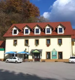 Prostor za praznovanja Krmelj