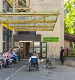 Dom starejsih hrastnik