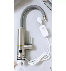 Grelnik vode za pipo