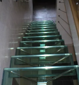 Izdelava steklenih stopnic primorska