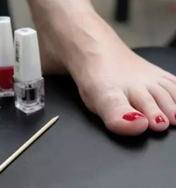 Kvalitetna medicinska pedikura vrhnika in okolica