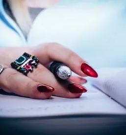 Urejanje nohtov Rudnik