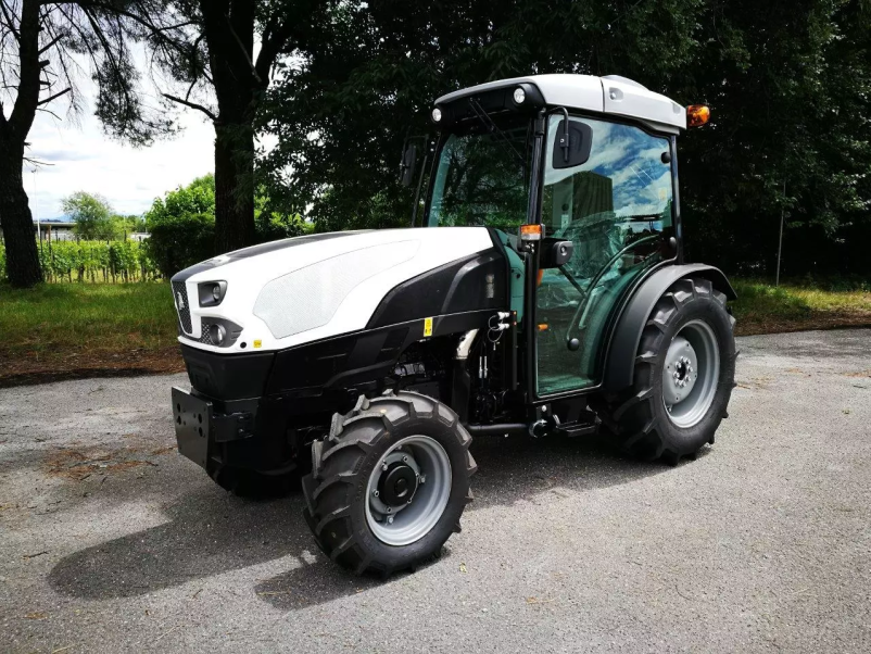 Kvalitetni in ugodni traktorji po Sloveniji