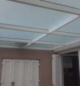 Stekleni nadstreški na Primorskem