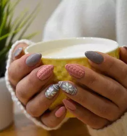 Kvalitetno podaljsevanje nohtov maribor