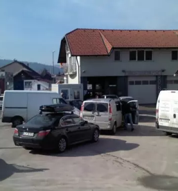 Uničeno usnje v avtu