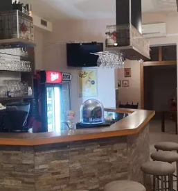 Lokal in fast food mokronog