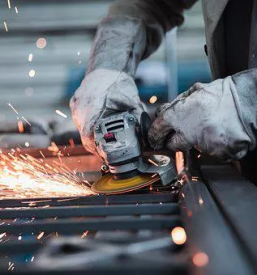 Montage von industriemaschinen und metallzaunen slowenien