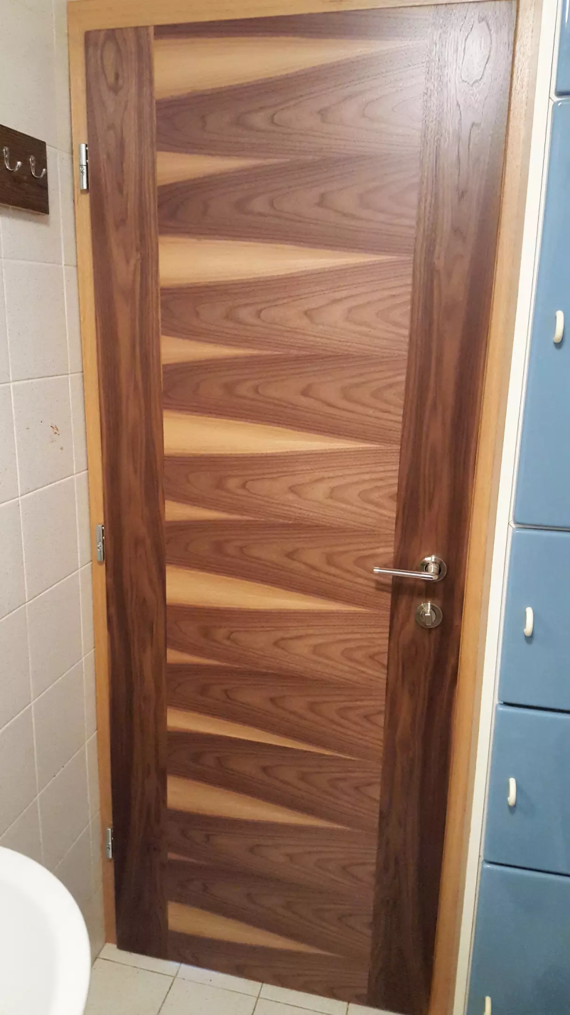 lesena vrata po naročilu