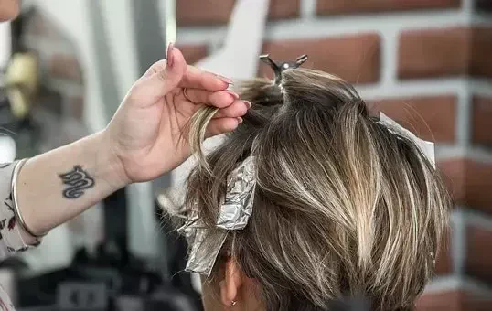 Kje na Ptuju je kakšen odprt frizerski salon?